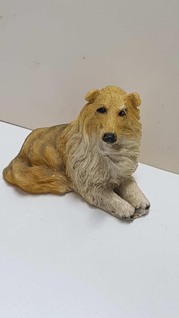 Figura de perro resina: Collie de pelo largo de 7x9 cm