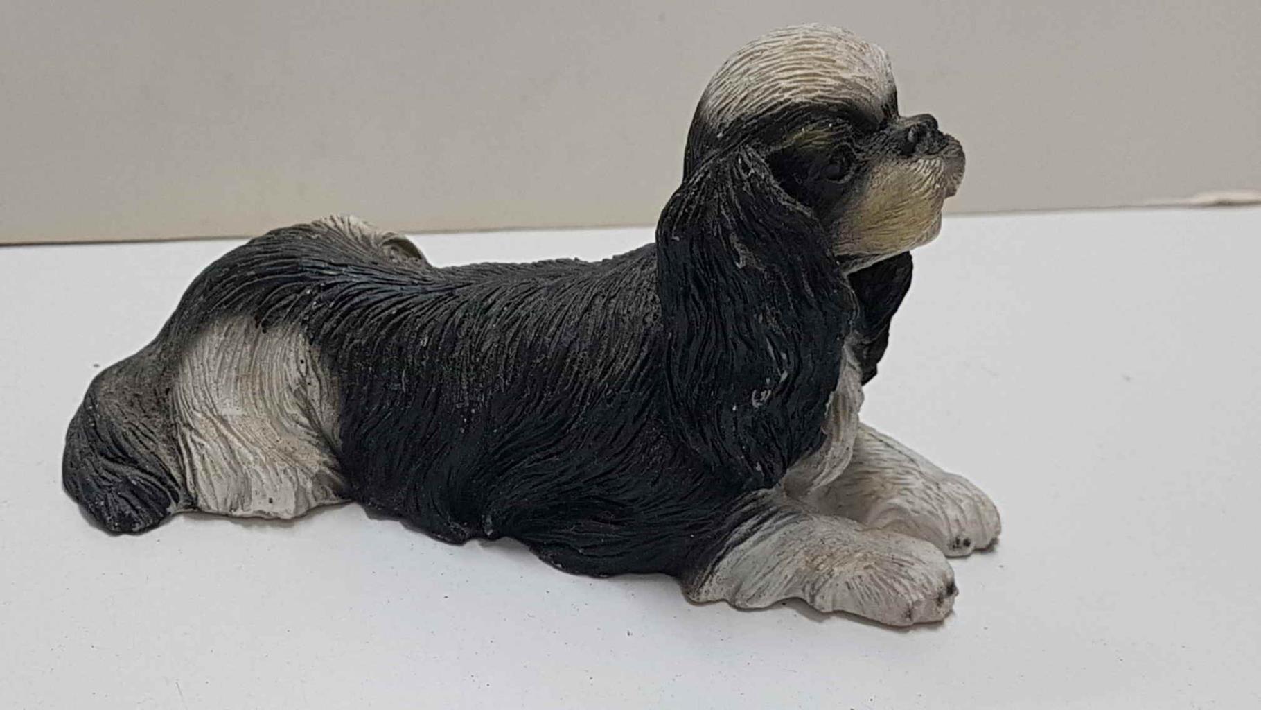 Figura de perro resina: Cavalier King Charles Spaniel de 6x10 cm