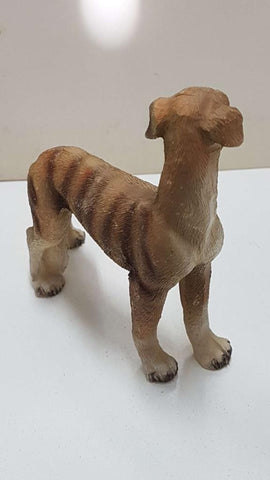 Figura de perro resina: Galgo de 8.5x9 cm