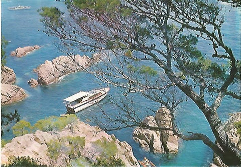 LAMINA 13103: Barco en cala