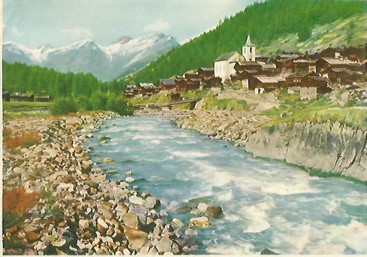 LAMINA 13139: Pueblo al lado de un rio