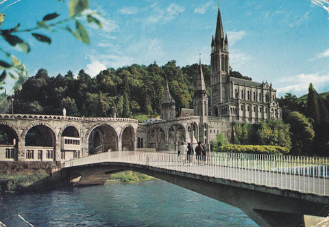 POSTAL B11802: LOURDES: LA BASILICA