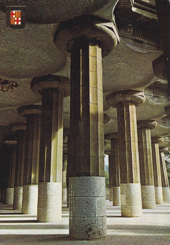 POSTAL B12260: BARCELONA: Columnas del Parque Guell