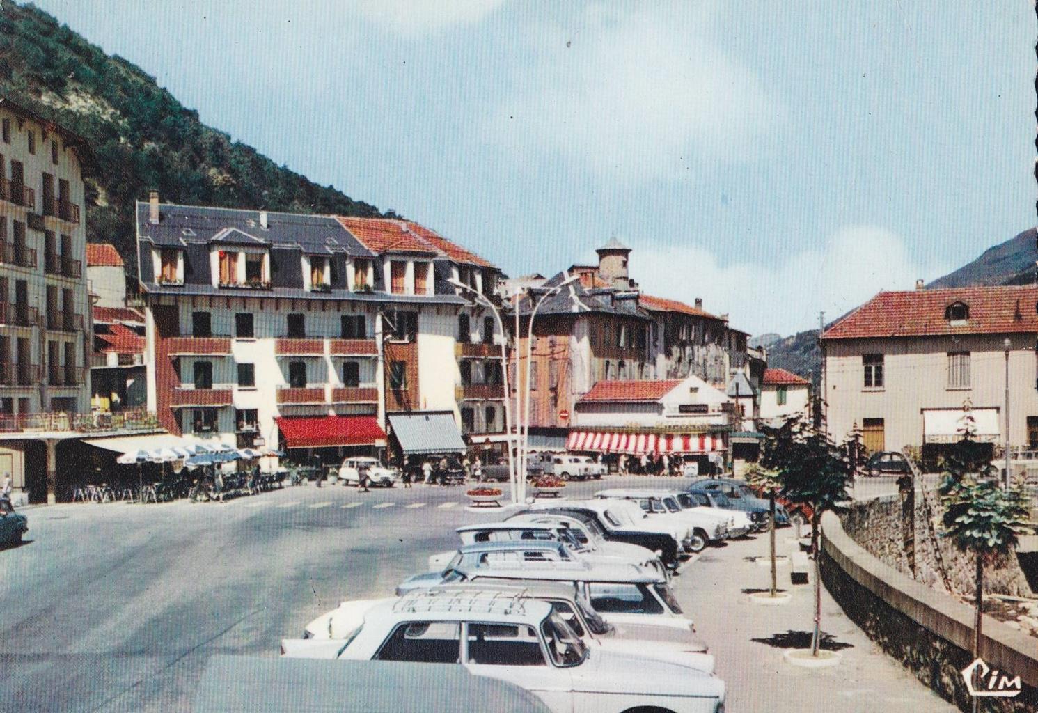 POSTAL B12388: TOUR HORLOGE. AX LES THERMES