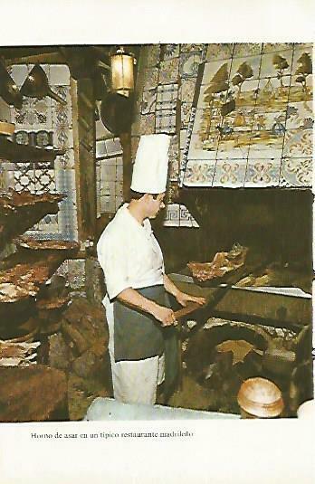 LAMINA 14458: Horno de asar en un restaurante de Madrid
