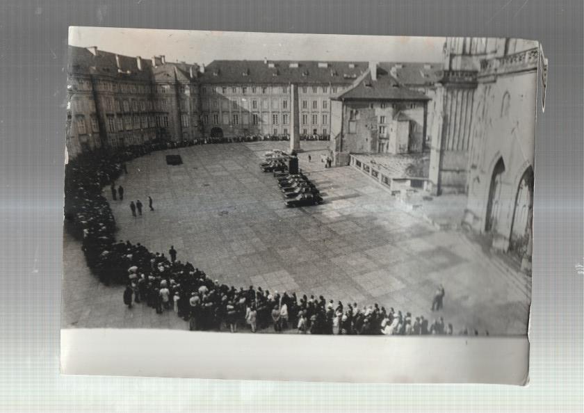 Foto Prensa numero 265: funeral del presidente checoslovaco Ludvi Svooba