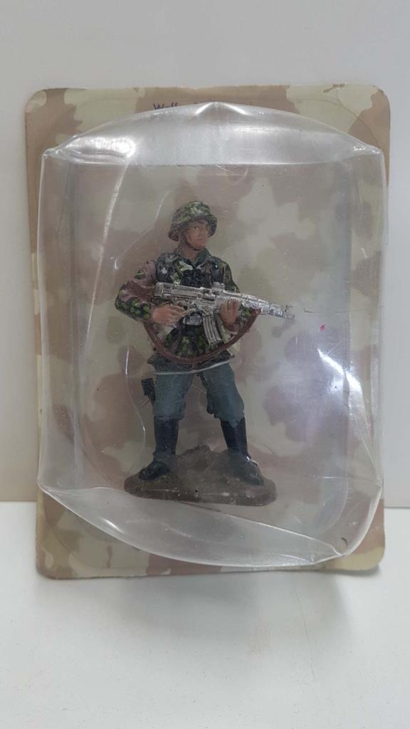 Figura de PVC: Figura soldado Waffen-SS Schutze. Unos 7 cm de alto