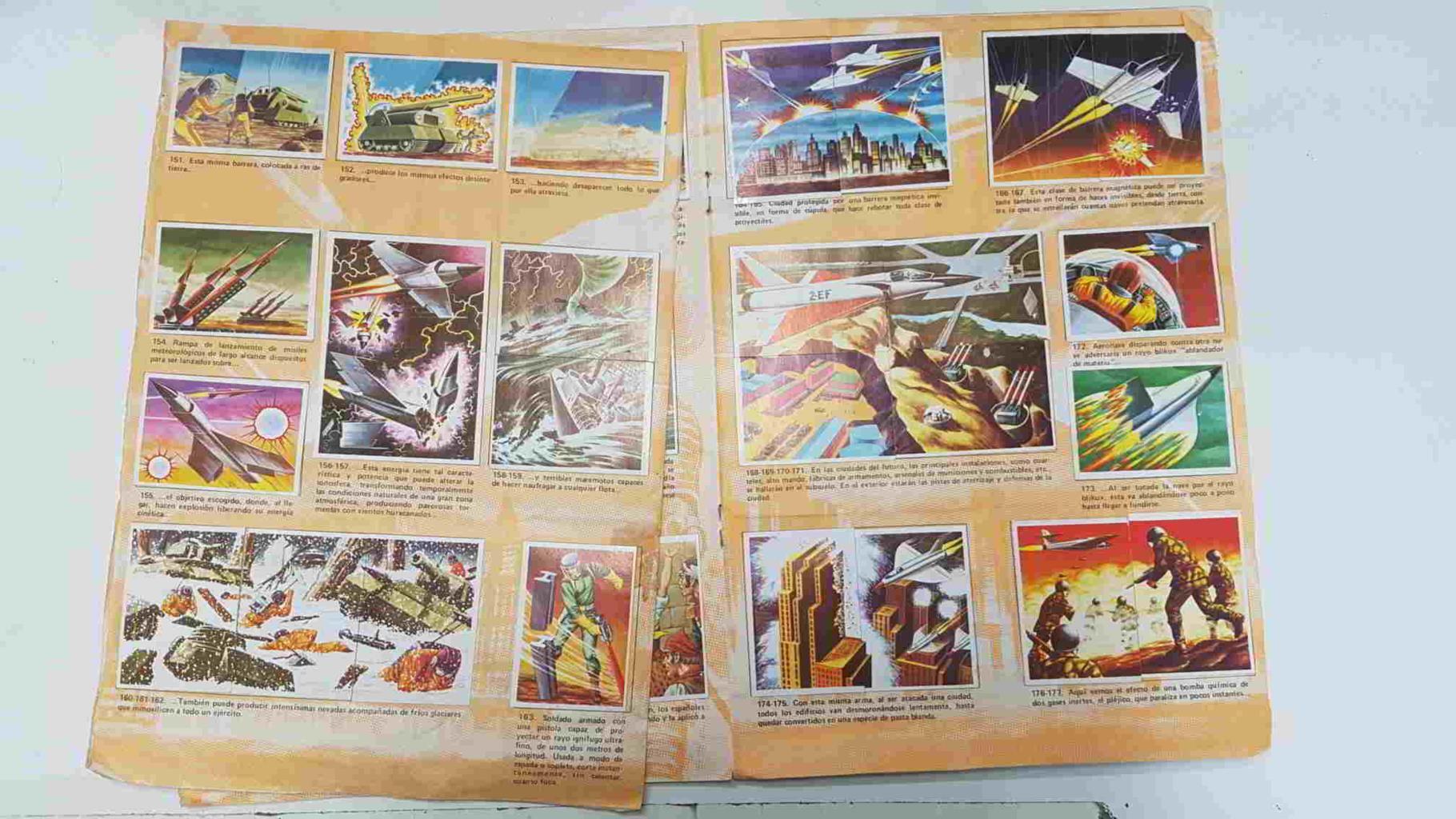 Libro para cromos: Historia- Ficcion (266 cromos, esta completado). Publicado en los años 80