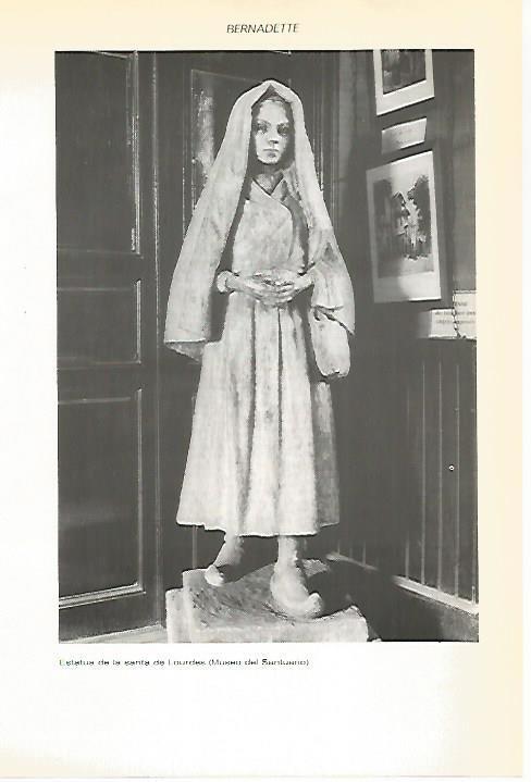 LAMINA VOX 16601: Estatua de la santa de Lourdes, Francia