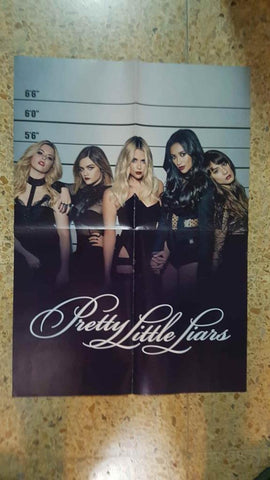 Poster desplegable doble: Pretty Little Liars (Pequeñas Mentirosas) y War of the Planet of the Apes. Proviene de la revista Accion 1707