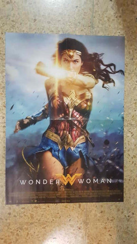 Poster desplegable doble: Wonder Woman y Fargo temporada 3. Proviene de la revista Accion 1707