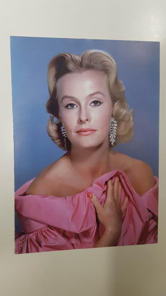 Lamina/pagina extraida de la revista accion: Adina Merrill (Nedenia Marjorie Hutton)