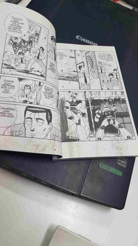 Manga: Patlabor num 3 de 6 (tiene manchas oscuras en las primeras paginas) - Masami Yuuki