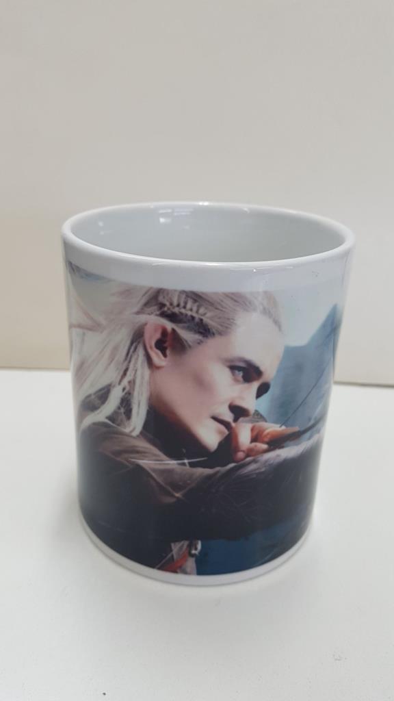 Taza con asa de cerámica: Legolas y Tauriel apuntando con arco (de la pelicula del Hobbit)