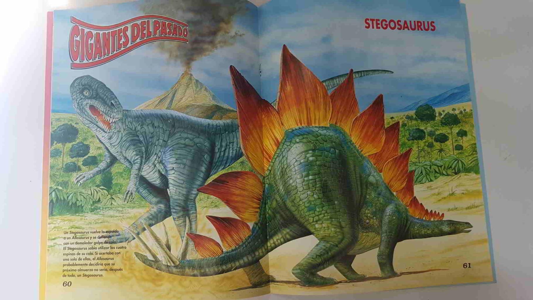 Dinosaurios fasciculo num 3 vol. 1 - Stegosaurus en portada. Paginas centrales-poster: Stegosaurus vuelve la espalda a un Allosaurus