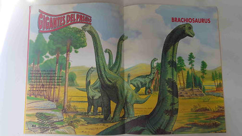 Dinosaurios fasciculo num 4 vol. 1 - Brachiosaurus en portada. Paginas centrales-poster: manada de Brachiosaurus