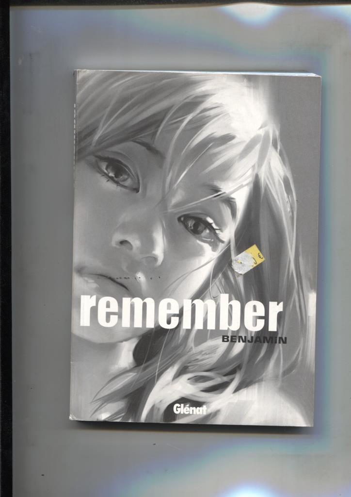 Benjamin: REMEMBER (cubierta color gris)