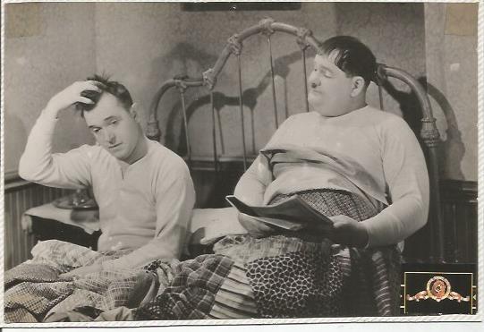 LAMINA 18834: Fotografia de El Gordo y el Flaco en la cama