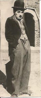 POSTAL A1004: Charles Chaplin como Charlot