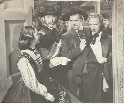 POSTAL A1163: Escena de Lo que el viento se llevo con Olivia de Havilland