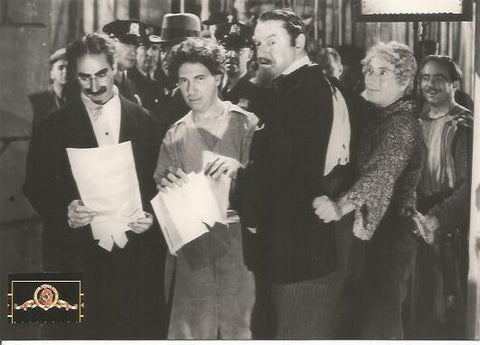 POSTAL A0751: Escena con los Hermanos Marx