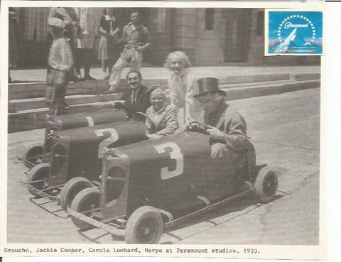 POSTAL A0665: Los Hermanos Marx en los estudios Paramount en 1933