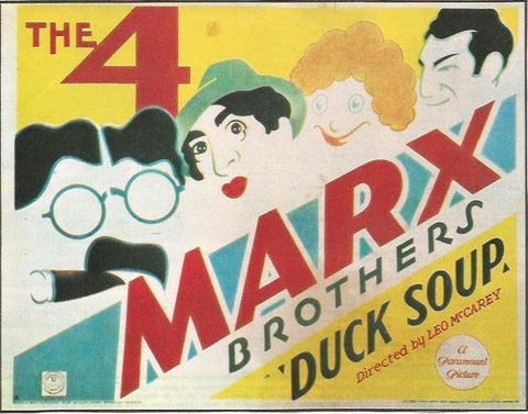 POSTAL A0660:Los Hermanos Marx en Duck Soup