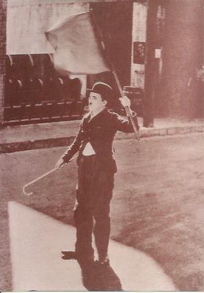 POSTAL A0855: Charles Chaplin en Tiempos Modernos