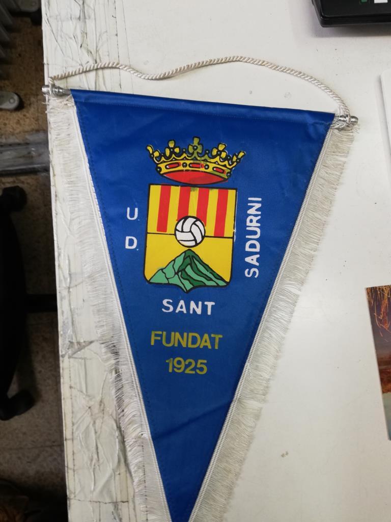 Banderin: U.D. Sant Sadurni 