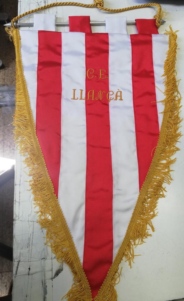 Banderin: C.E. LLANÇA