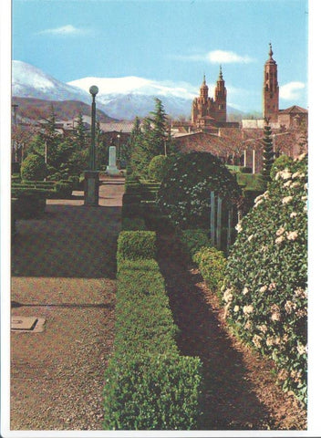 Postal JC020: Tarazona. Glorieta de la Estacion y Macizo del Moncayo al fondo
