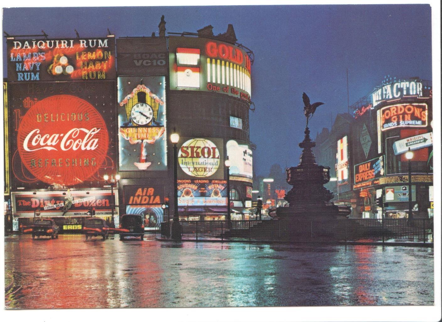 Postal JC0122: Piccadilly Circus by Night. Photograph by V.K. Guy