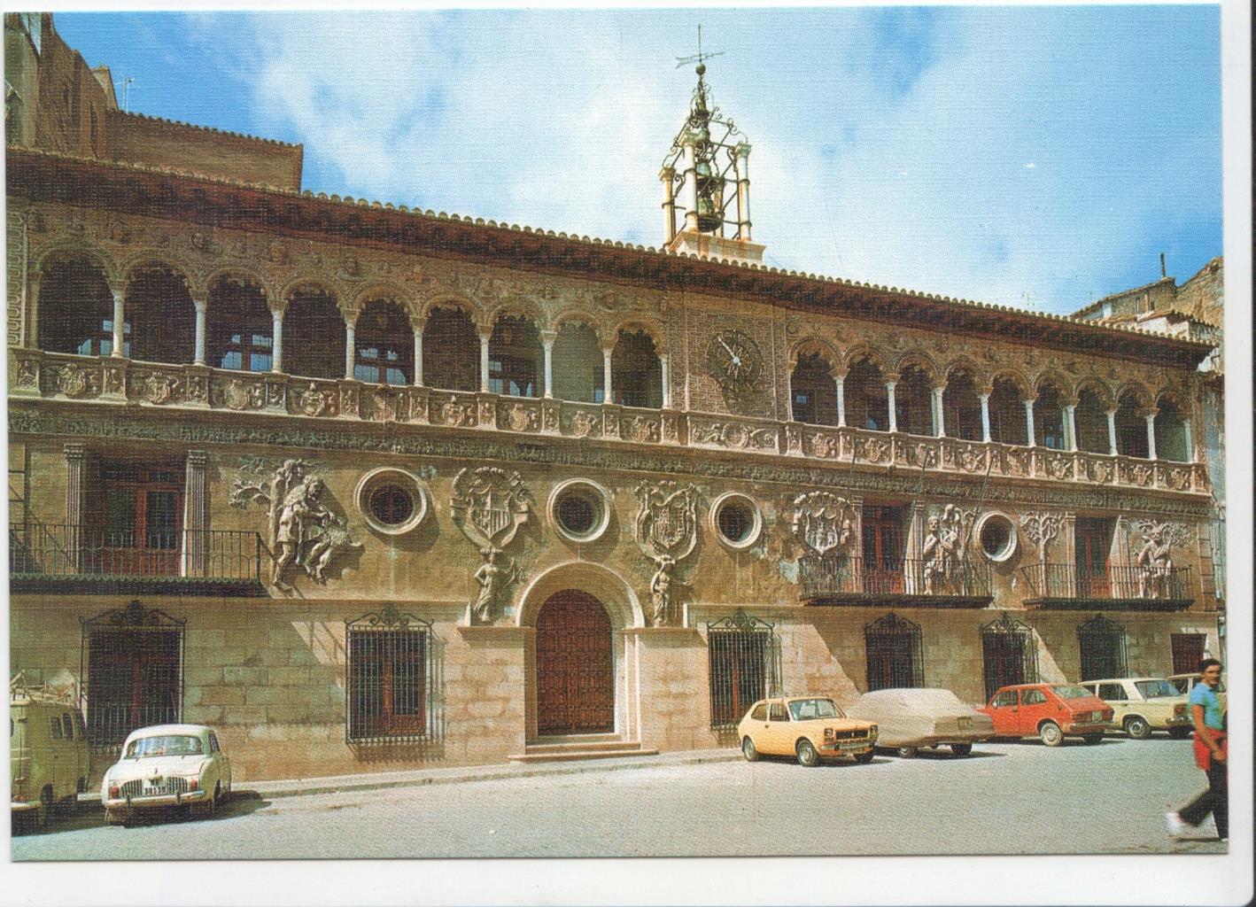 Postal JC0156: Tarazona (Zaragoza). Casa Consistorial (antigua lonja) siglo XVI. Magnificos relieves y escudos de Carlos V, Aragon y de Tarazona