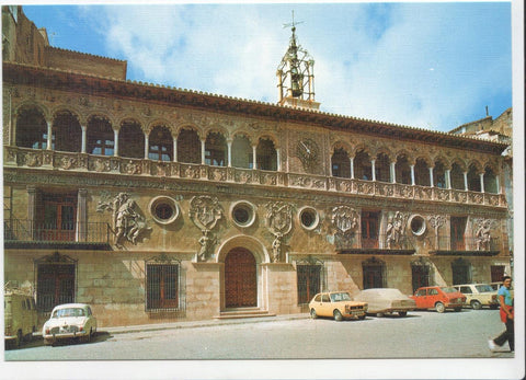 Postal JC0156: Tarazona (Zaragoza). Casa Consistorial (antigua lonja) siglo XVI. Magnificos relieves y escudos de Carlos V, Aragon y de Tarazona