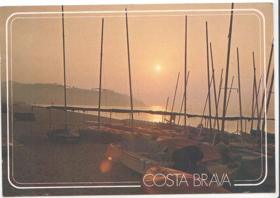 Postal JC0225: Costa Brava. Atardecer. Costa llena de embarcaciones