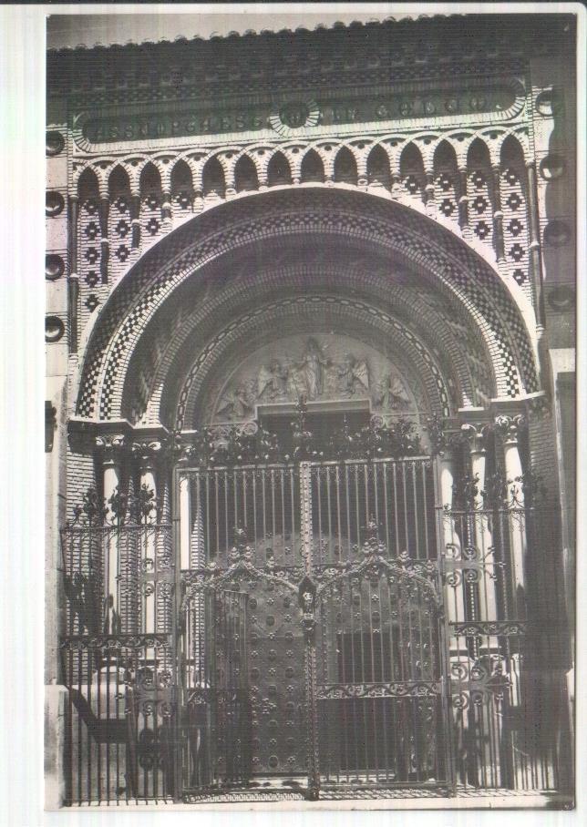 Postal JC0245: Teruel. Catedral, puerta principal (en B/N)