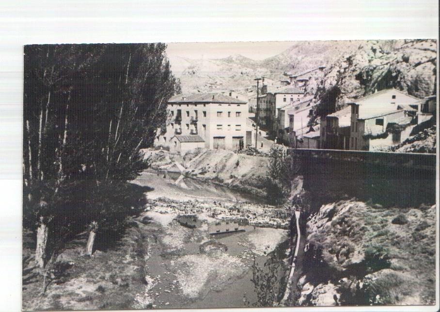 Postal JC0249: Vistas de Montalban, Teruel (en B/N)
