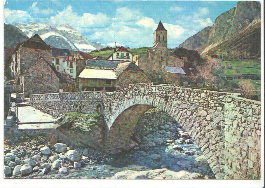 Postal JC0253: Bielsa (Pirineo Aragones). Puente romanico y rio Barrosa, al fondo estribaciones de Monte Perdido