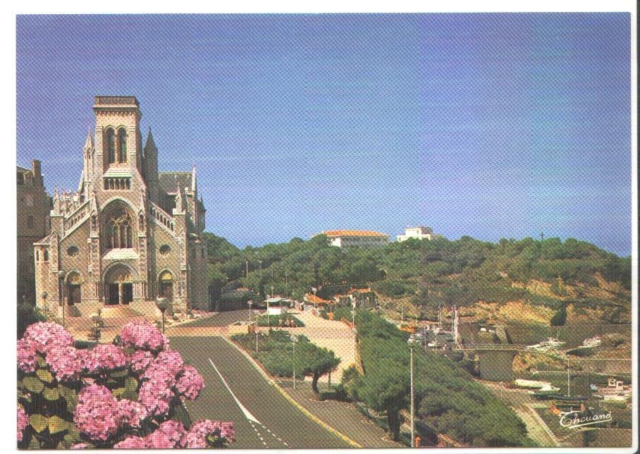 Postal JC0259: Biarritz. Eglise et Place Ste-Eugenie
