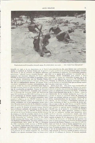 LAMINA ESPASA 35724: Soldados nordvietnamitas poniendo minas