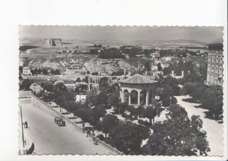 Postal JC0551: Glorieta de Galan y Castillo - Teruel. Postal en B/N con bordes dentados