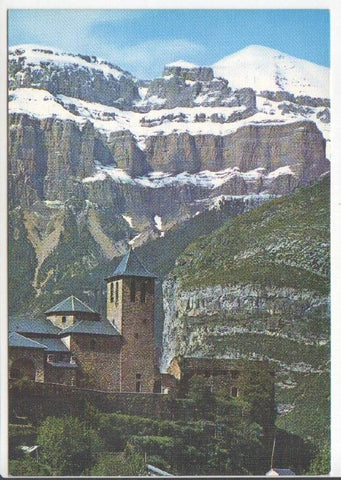 Postal JC0724: Torla-Valle de Ordesa. Pirineo Aragones, Iglesia Parroquial y Mondarruego al fondo
