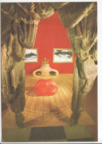 Postal JC0823: La cara de Mae West. Sofa-labios, nariz con dos hogares, los ojos son dos vistas impresionistas de Paris
