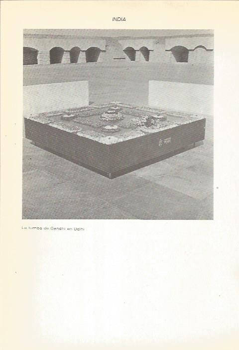 LAMINA 22309: Tumba de Gandhi en Delhi, India