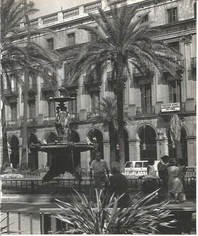 LAMINA 22034: Barcelona. Fuente de Plaza Real
