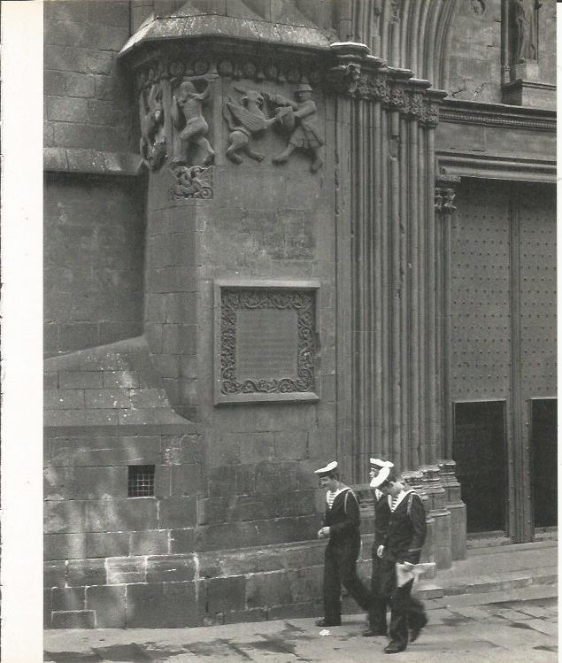 LAMINA 22017: Barcelona. Puerta lateral de la Catedral