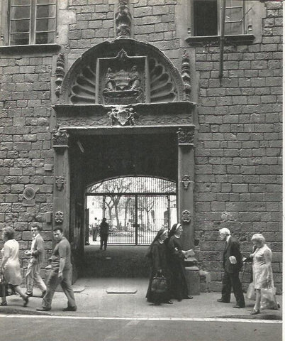 LAMINA 22082: Barcelona. Entrada Hospital de Santa Creu