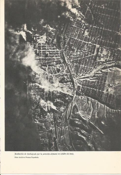 LAMINA 24671: Bombardeo de Stalingrado en 1942