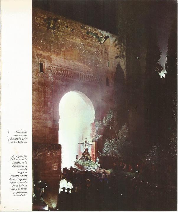 LAMINA 24919: Procesion en la Puerta de la Justicia de la Alhambra