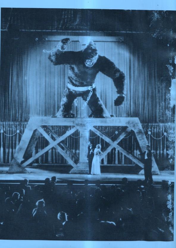 LAMINA 24957: Escena de Godzilla + King Kong